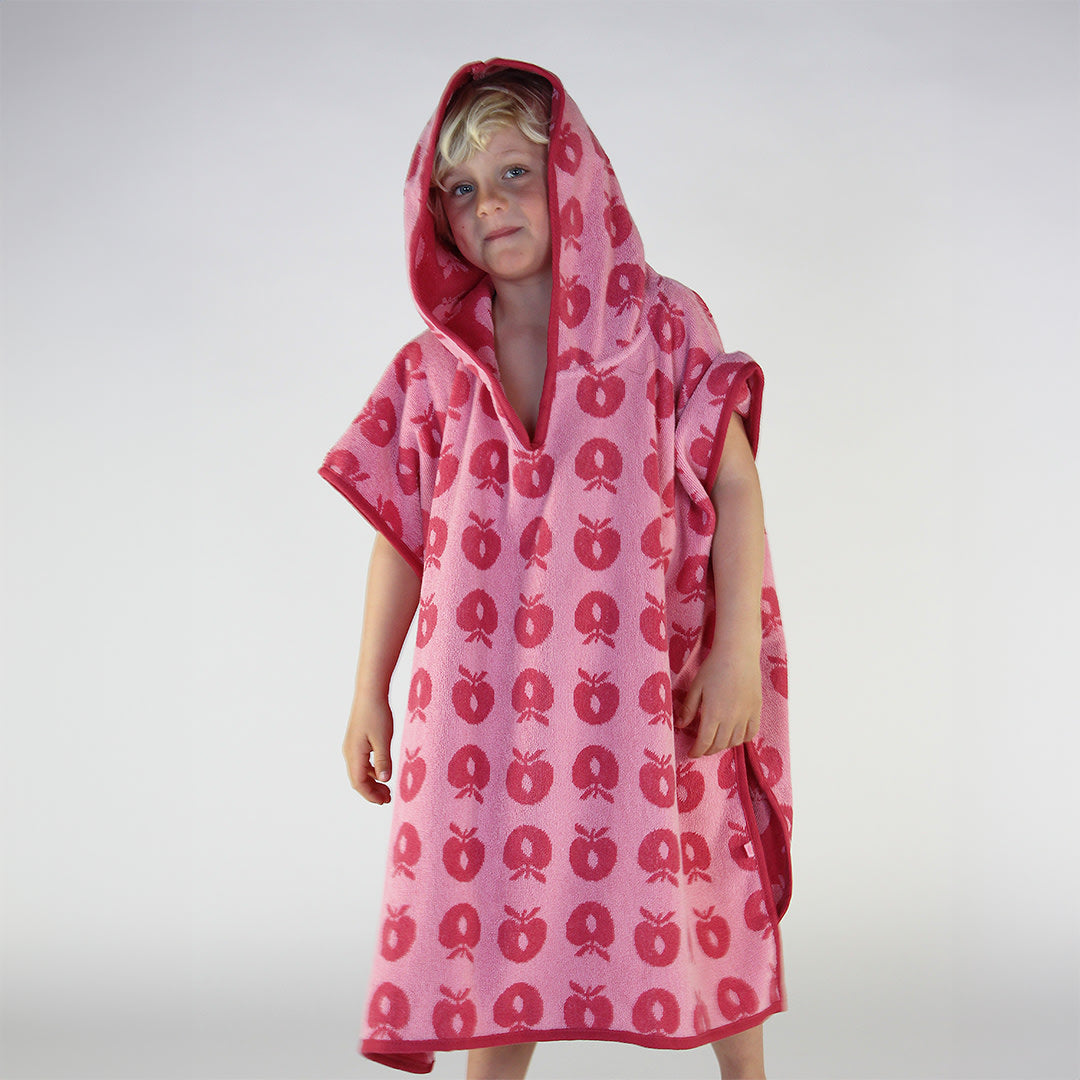 Towel poncho with apples