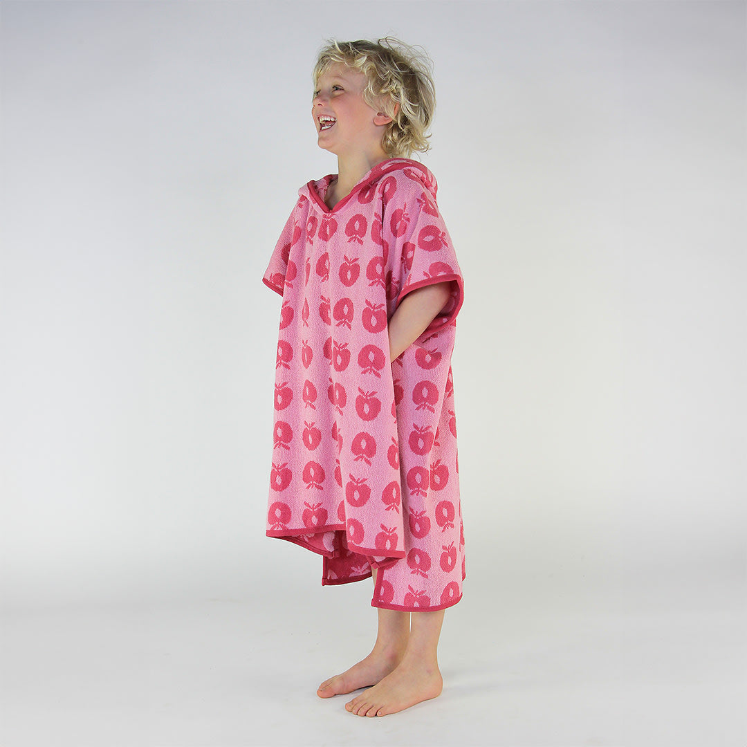Towel poncho with apples