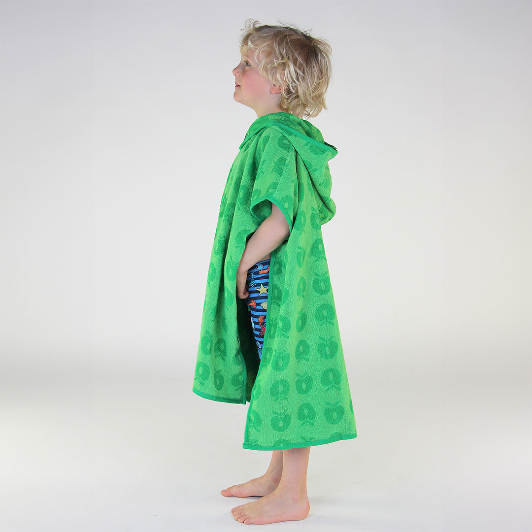 Towel poncho with apples