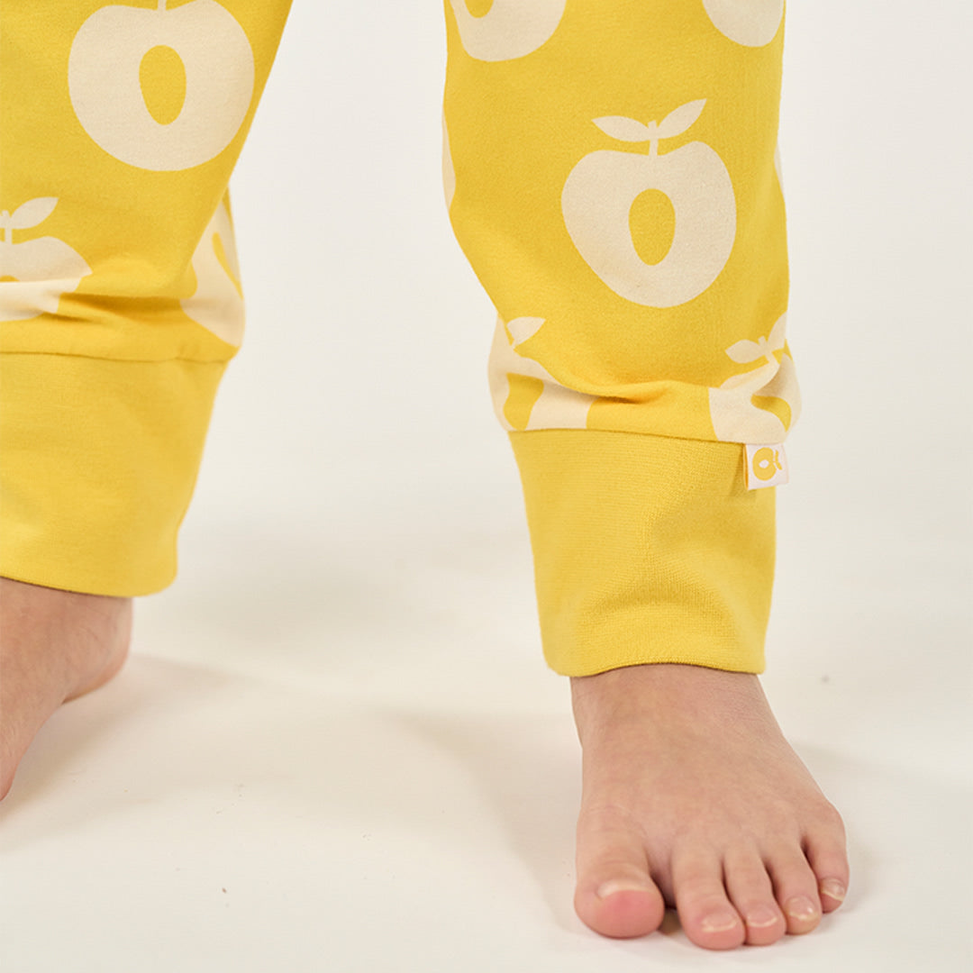 Jubilee nightwear set with apples