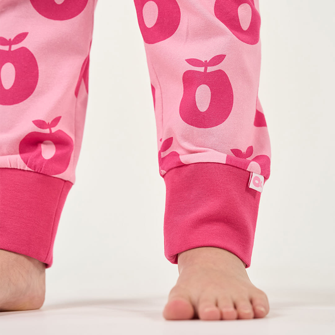 Jubilee nightwear set with apples