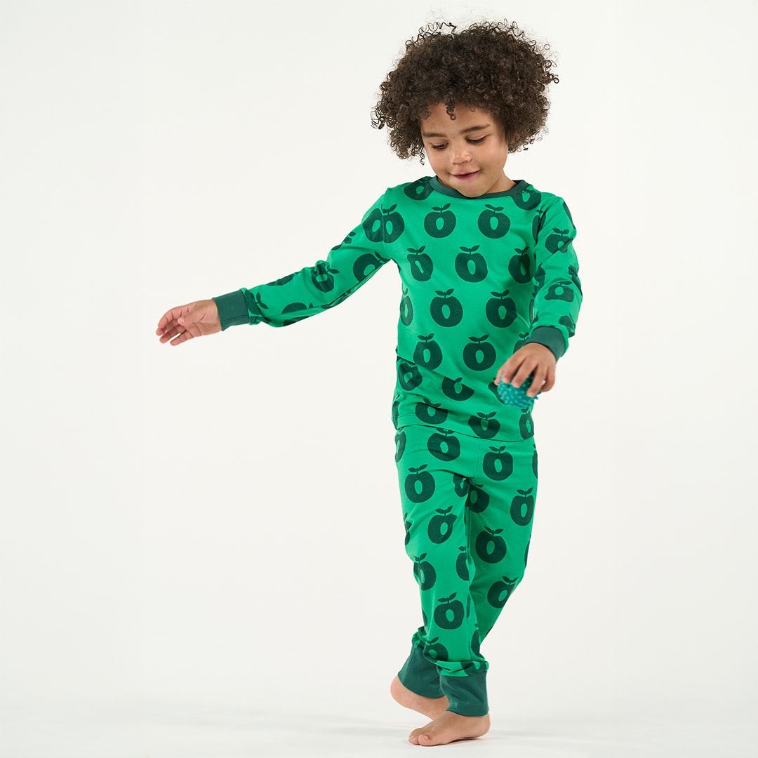 Jubilee nightwear set with apples