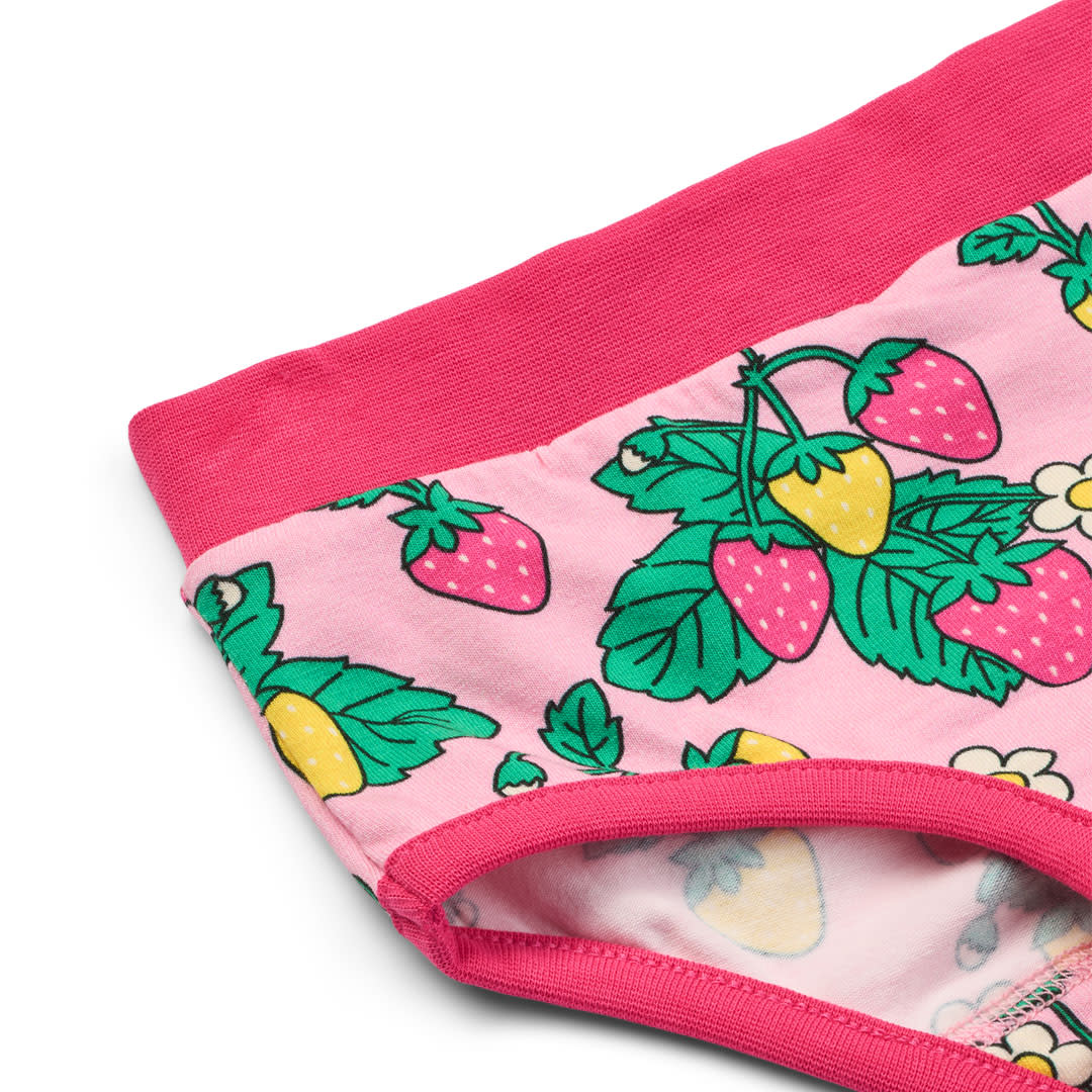 Elstar underwear set with strawberries
