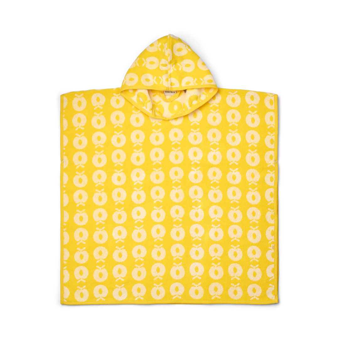 Towel poncho with apples