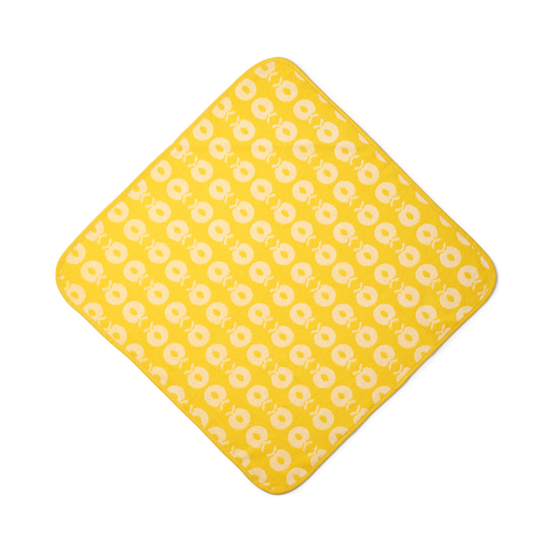 Baby towel with apples