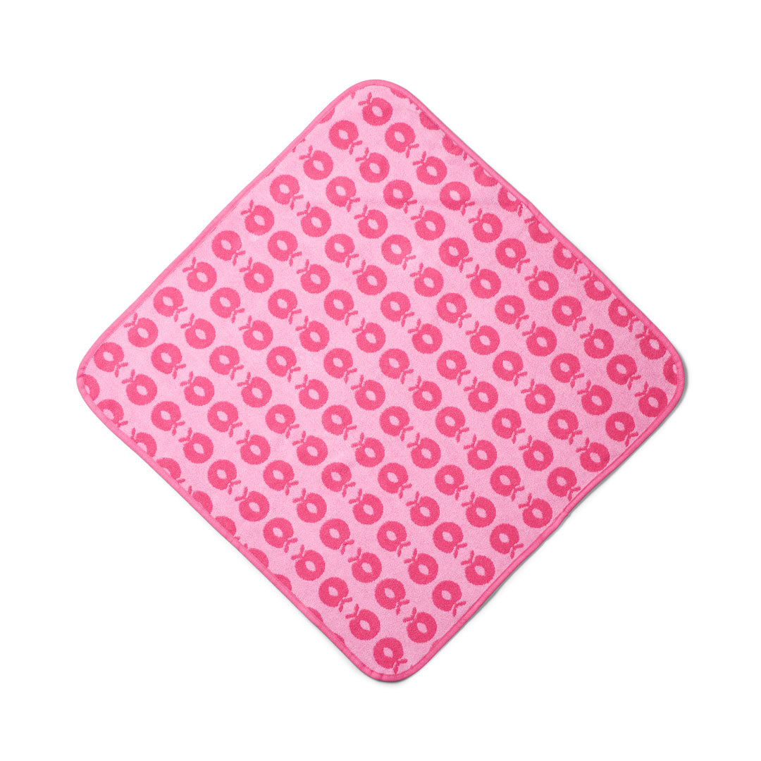 Baby towel with apples