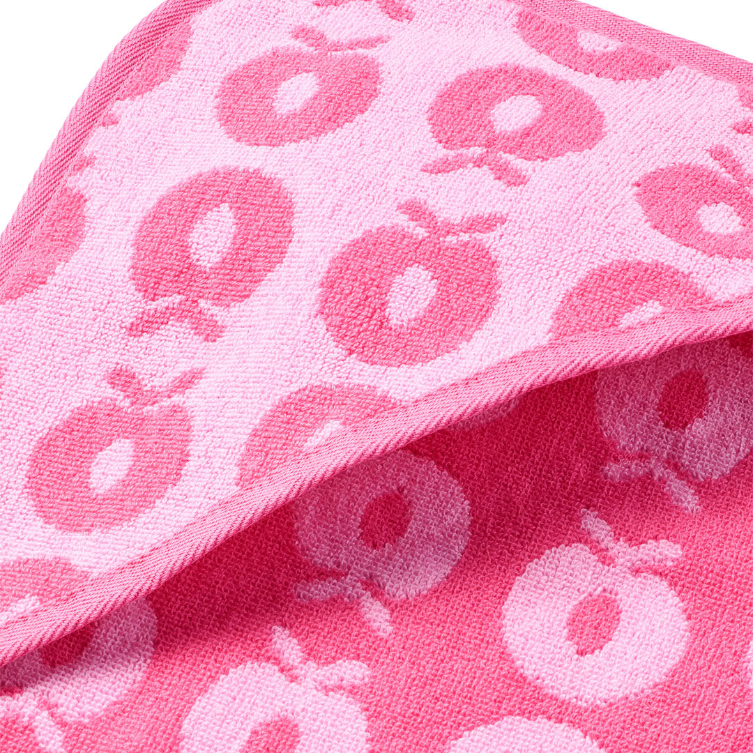 Baby towel with apples