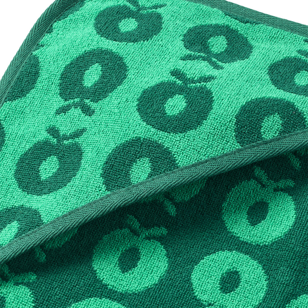 Baby towel with apples