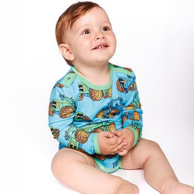 Long-sleeved baby body with tractors