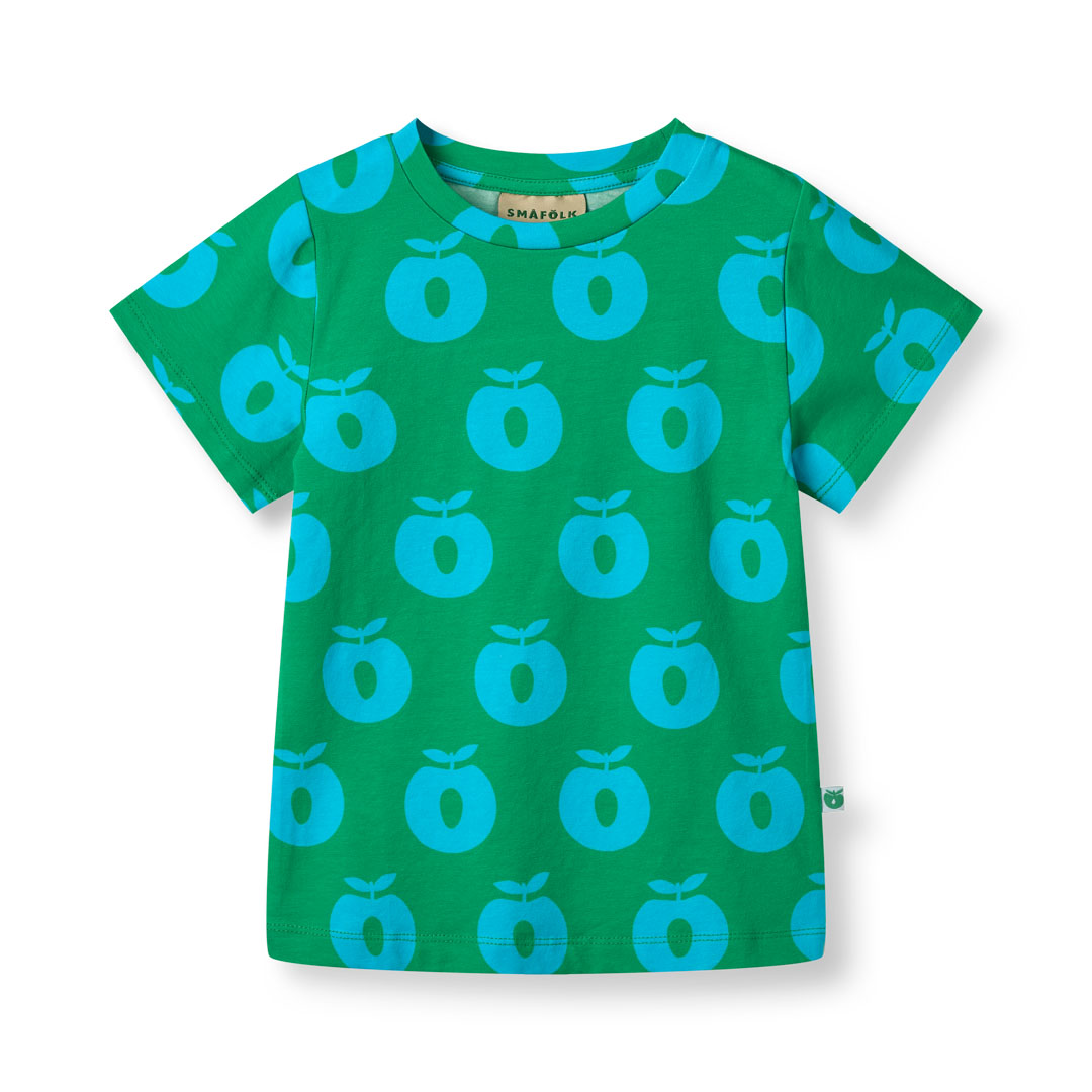 T-shirt with apples