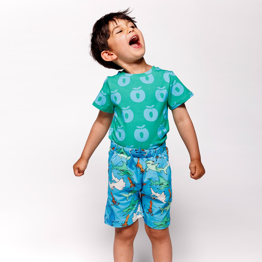 T-shirt with apples