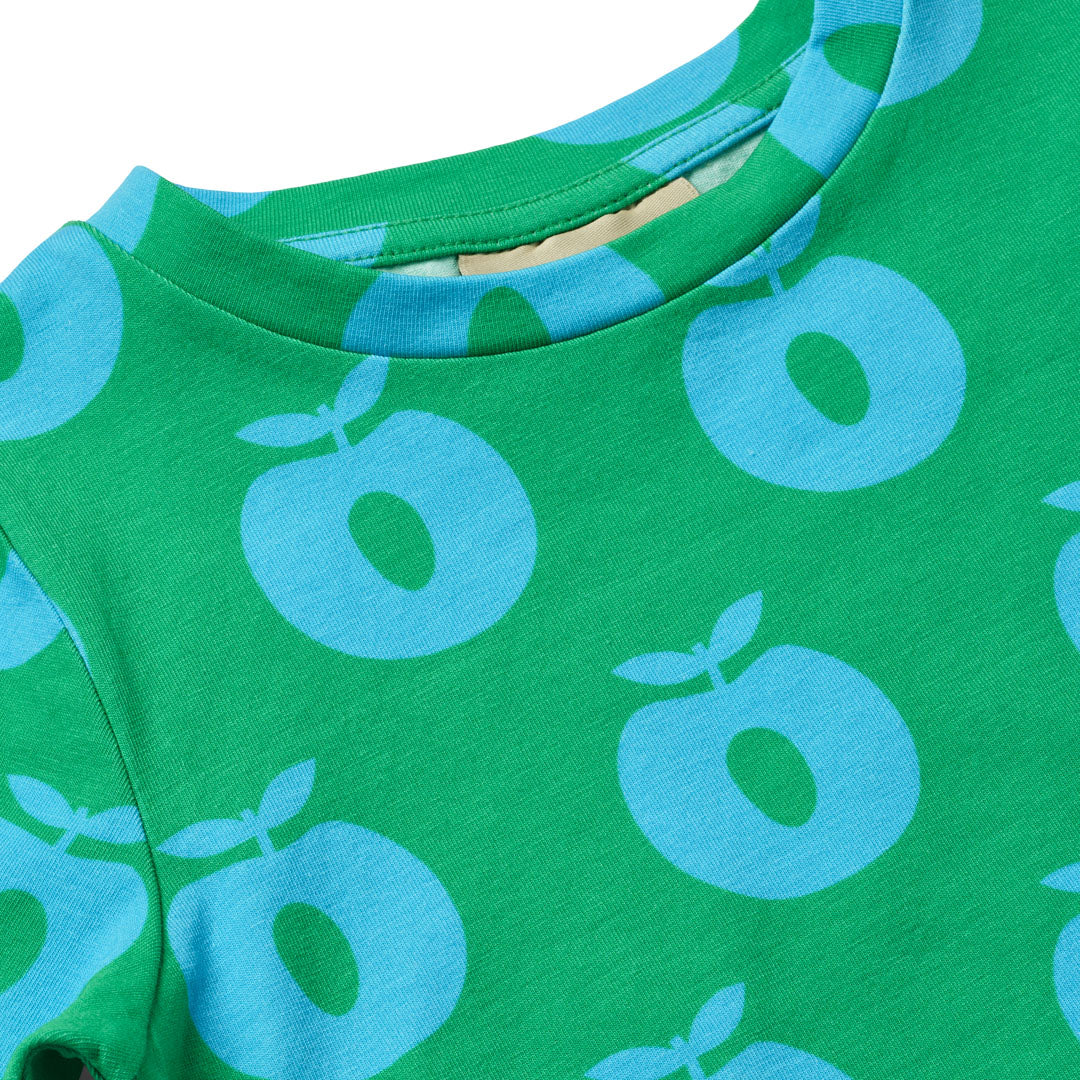 T-shirt with apples
