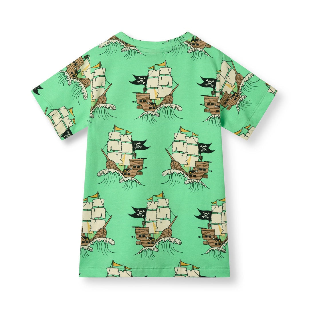 T-shirt with pirate ships
