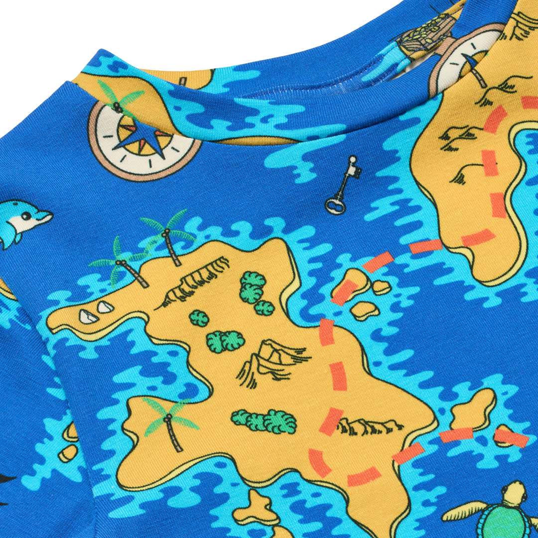 T-shirt with pirate map