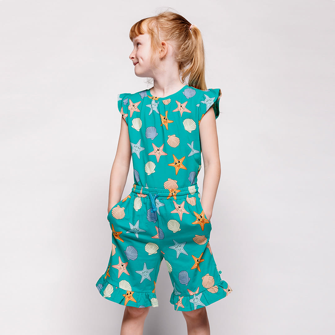 Shorts with starfish