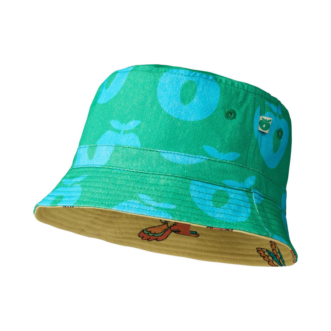 Bucket hat with apples