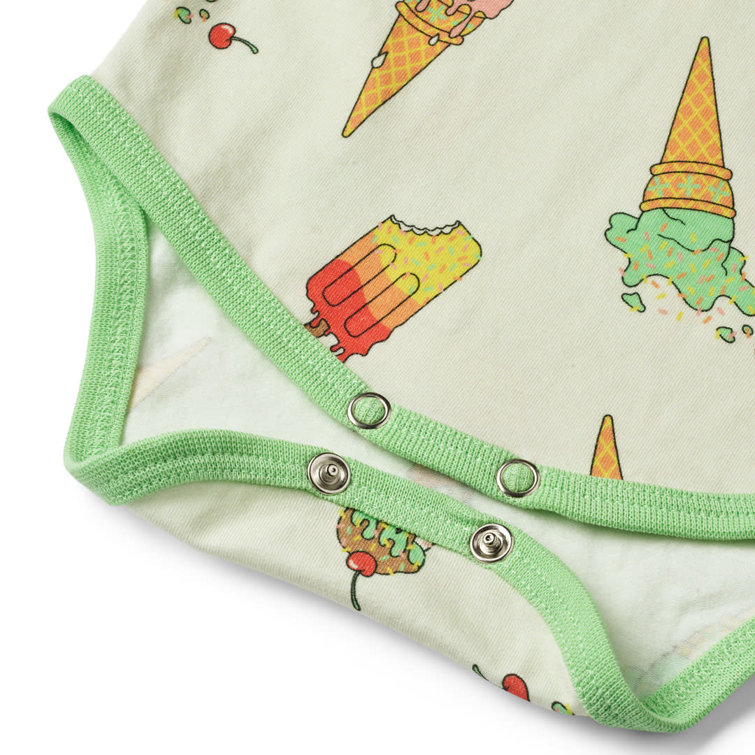 Short-sleeved baby body with ice cream