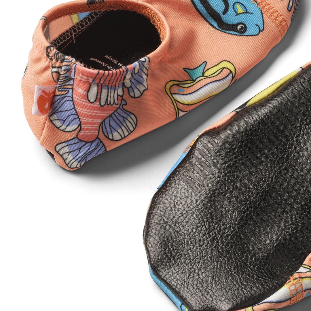 UV50 bathing shoes for children with fish