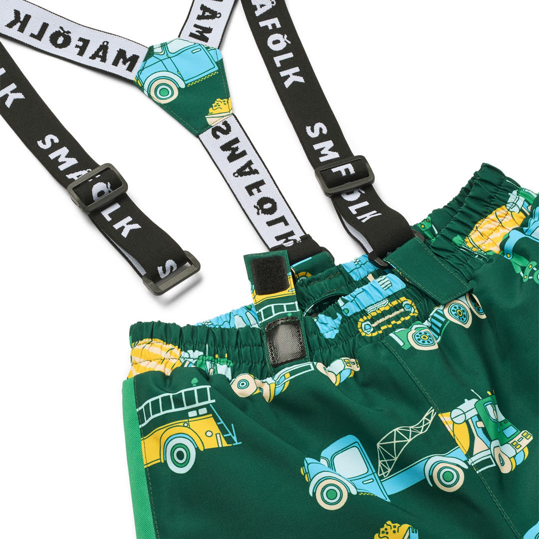 Ski pants with vehicles