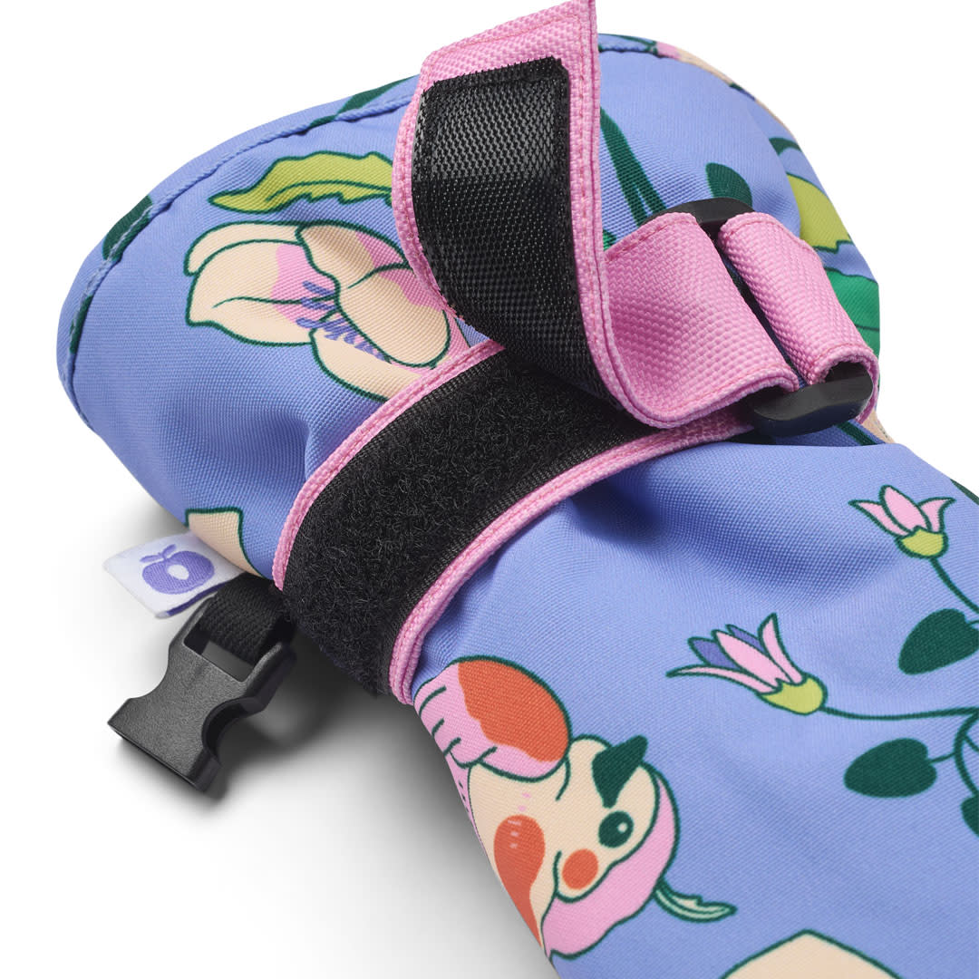 Mittens with birds and flowers