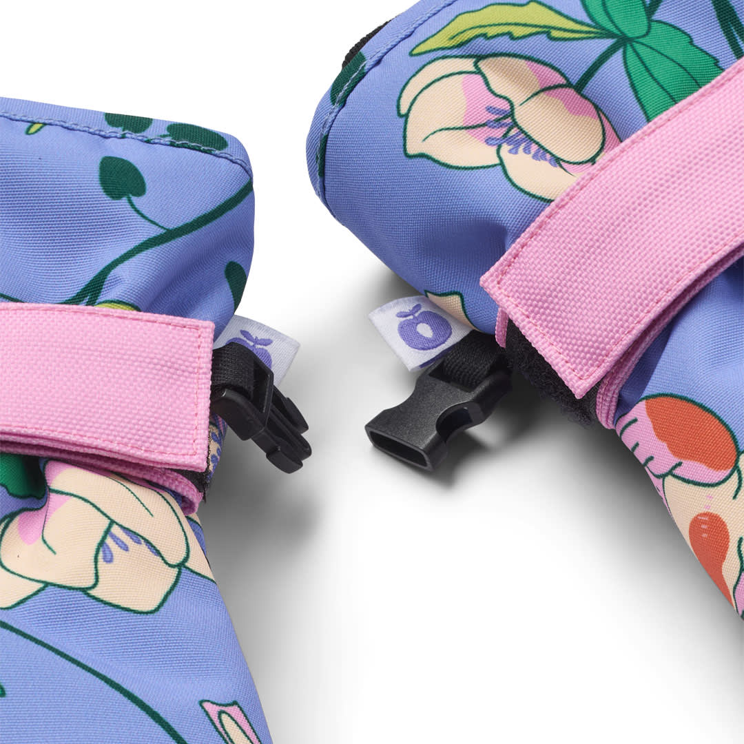 Mittens with birds and flowers