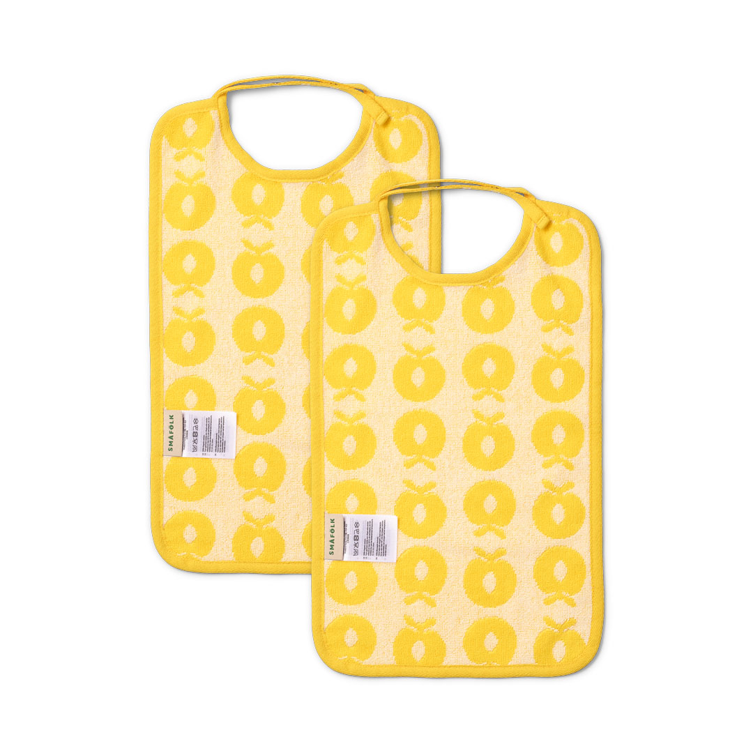 2 packs of large bibs with apples