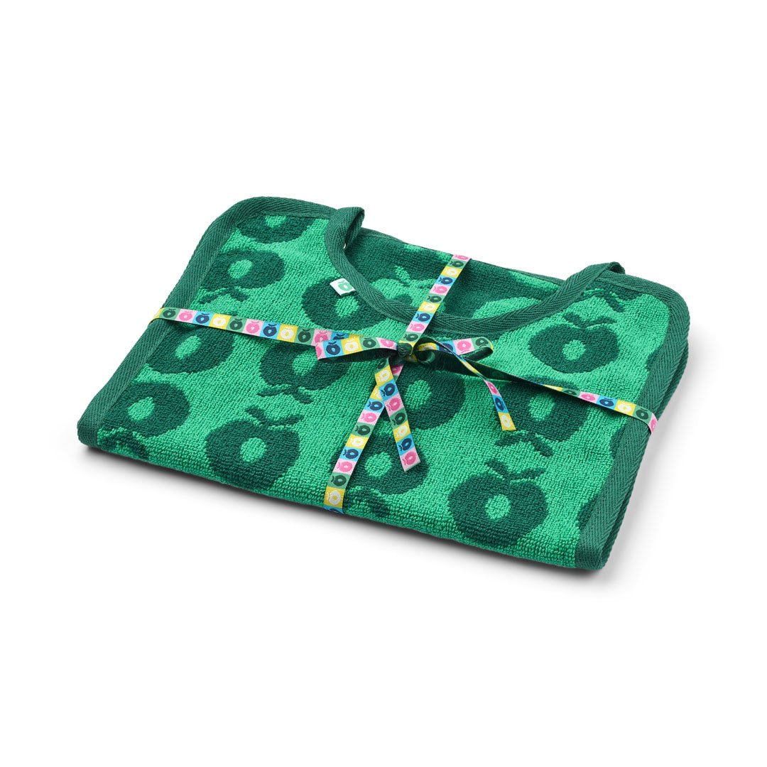 2 packs of large bibs with apples