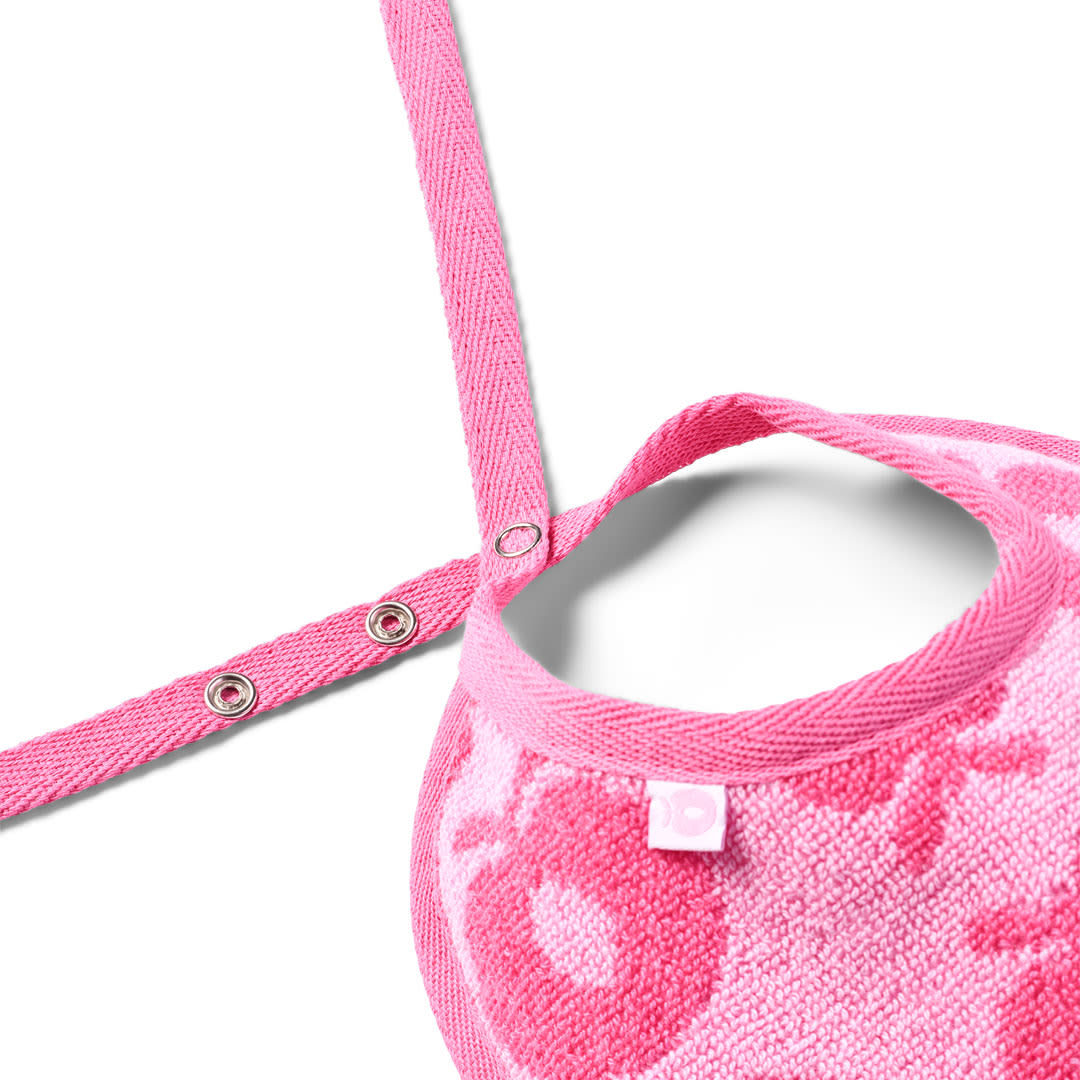 2 packs of small bibs with apples