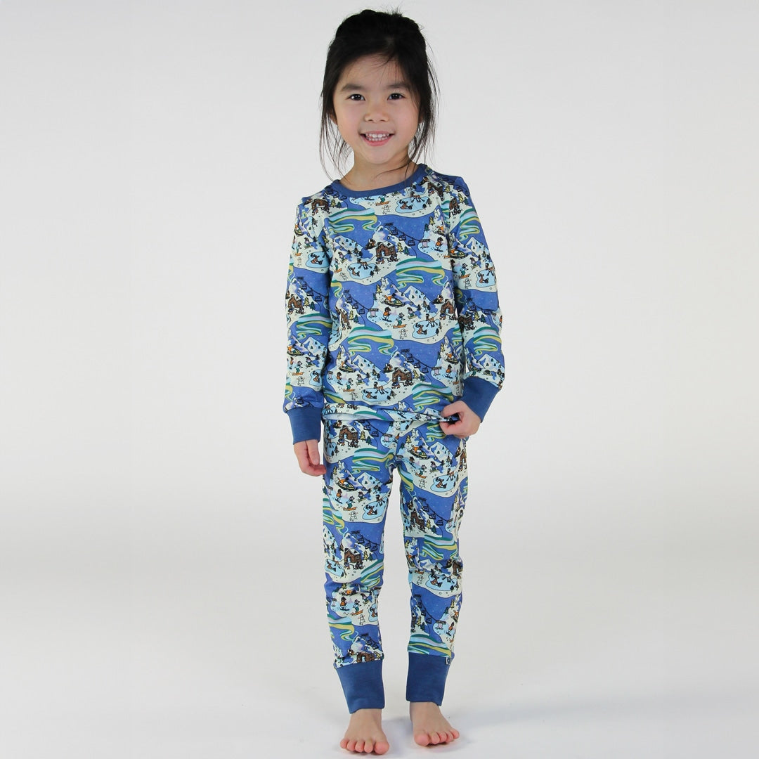 Nightwear set with winter landscape