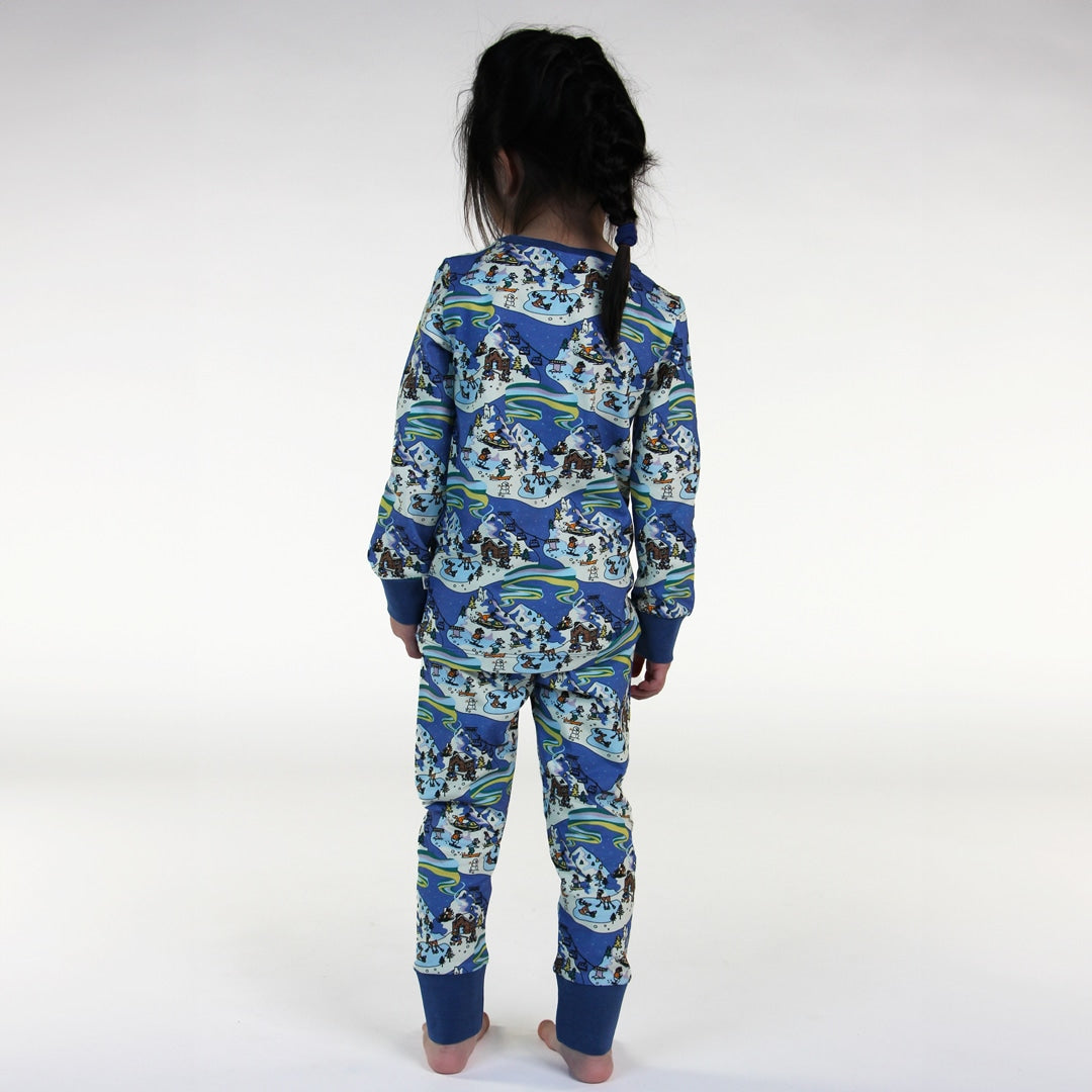 Nightwear set with winter landscape