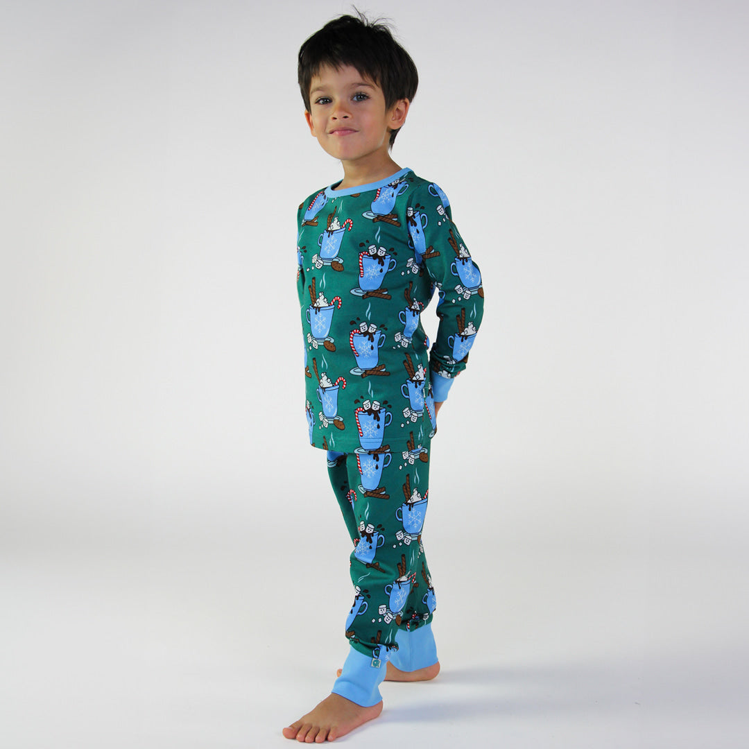 Nightwear set with hot chocolate