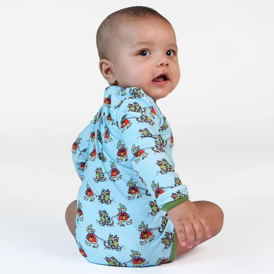 Long-sleeved baby body with rabbits sledding