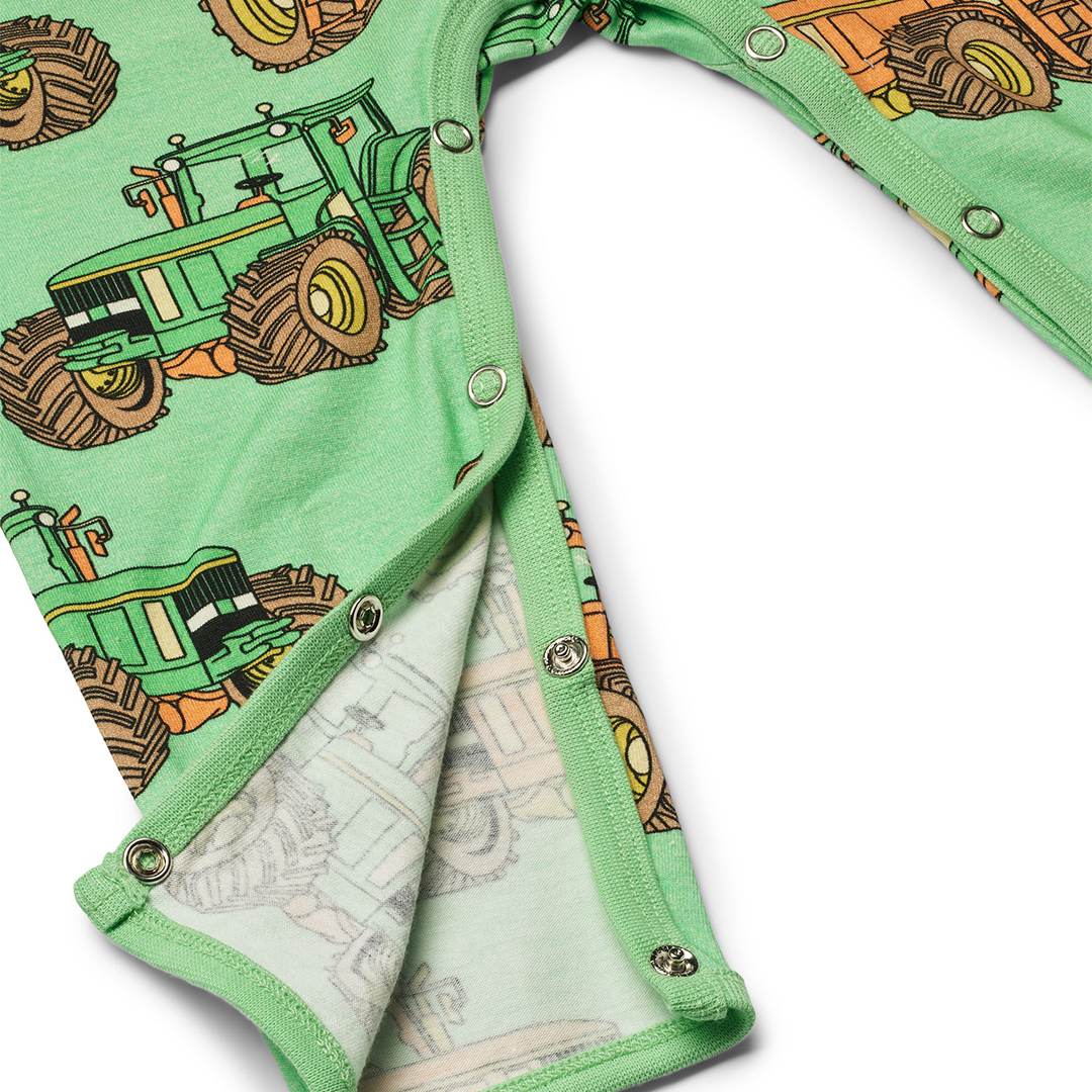 Long-sleeved baby suit with tractors