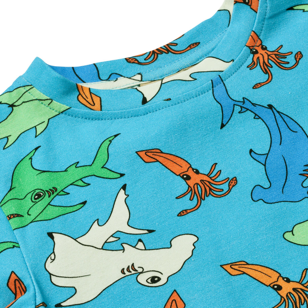 T-shirt with hammerhead sharks