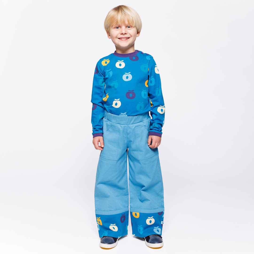 Newton pants with apples