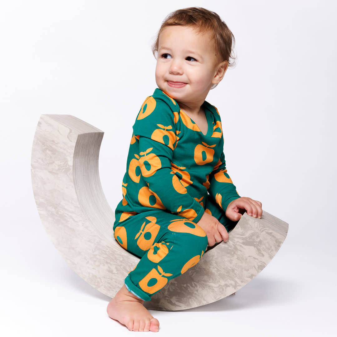 Ulm long-sleeved baby suit with apples
