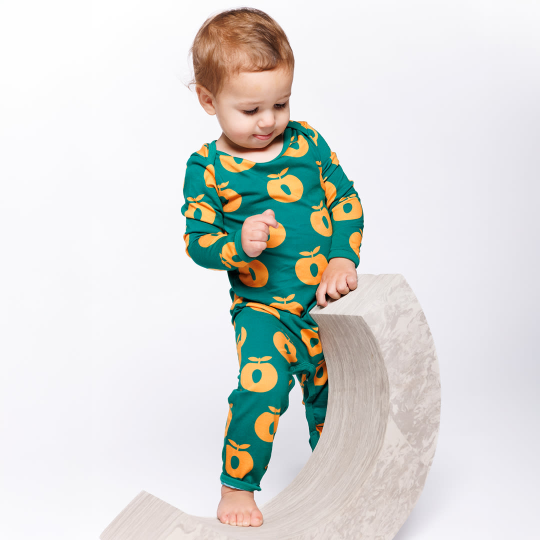 Ulm long-sleeved baby suit with apples