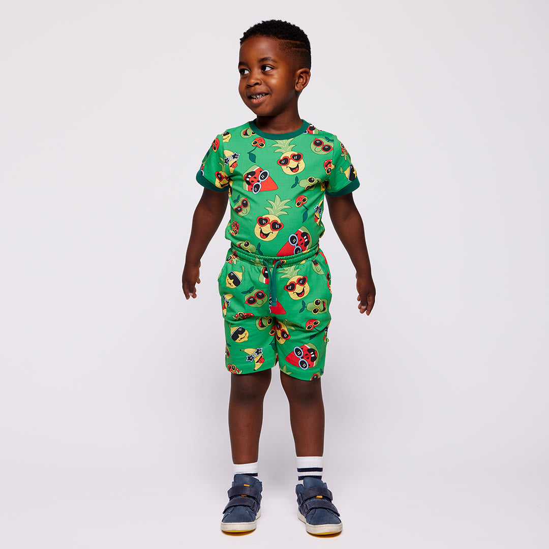 Gala shorts with fruit