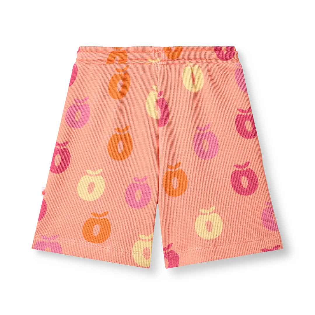 Suncrisp shorts with apples