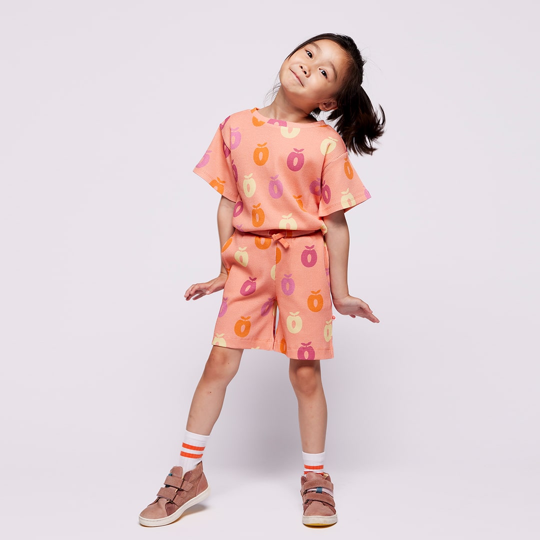 Suncrisp shorts with apples