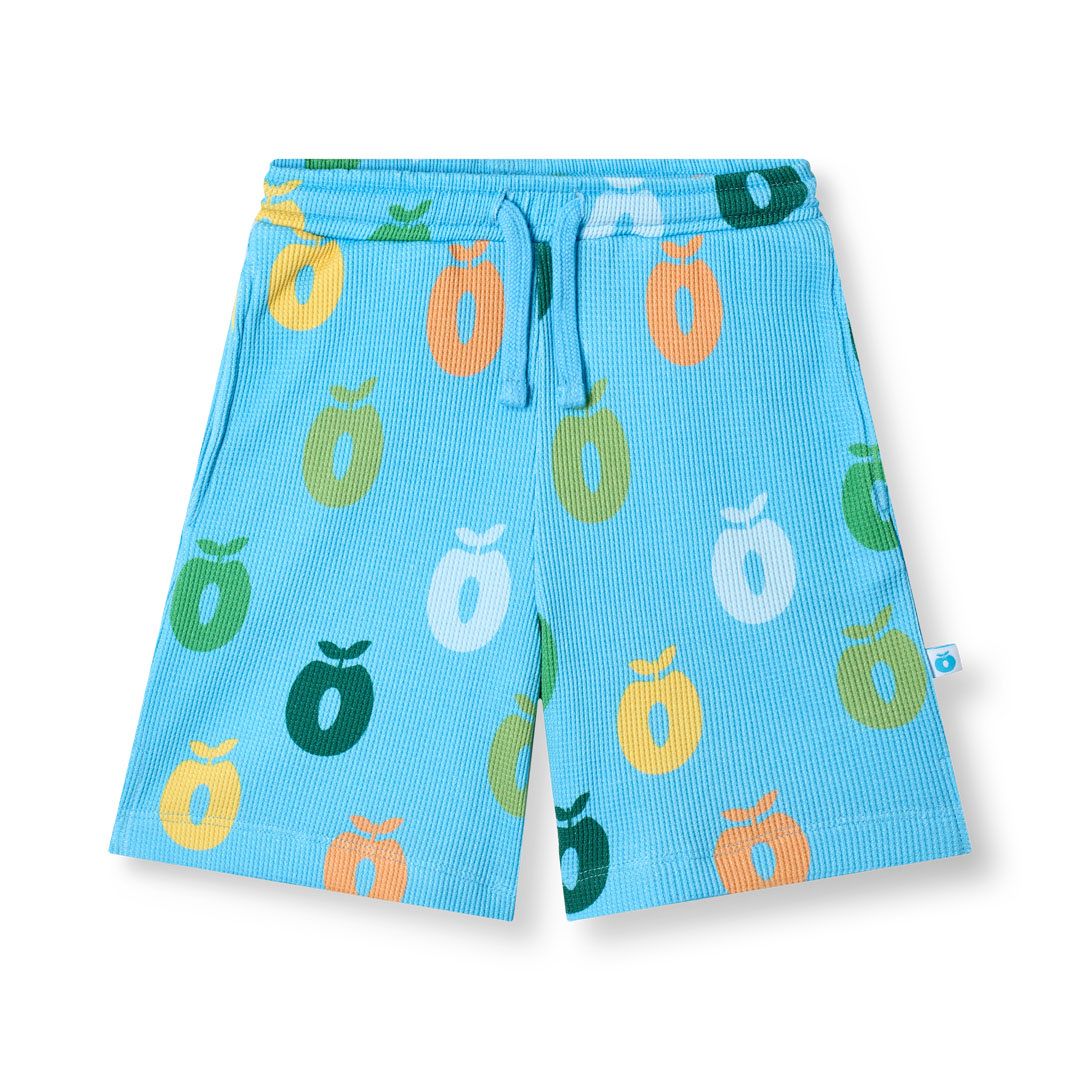 Suncrisp shorts with apples