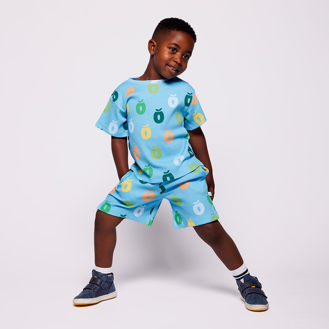 Suncrisp shorts with apples