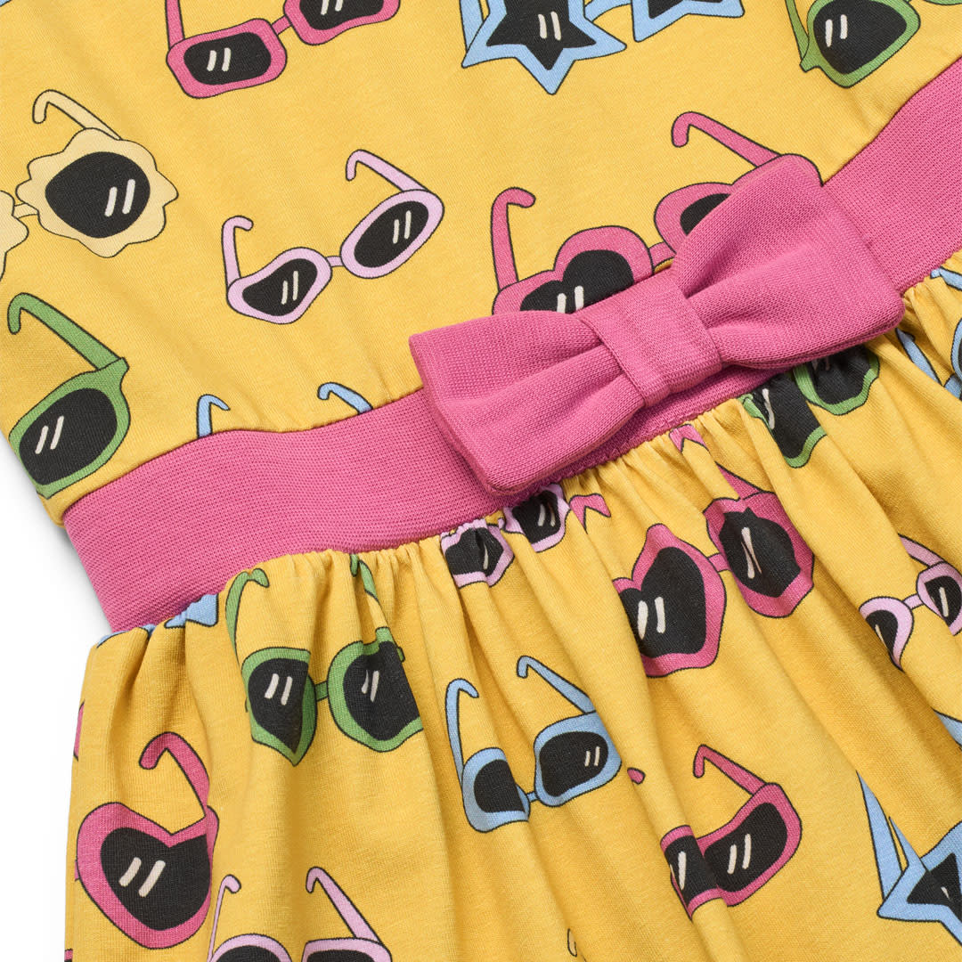 Evelina sleeveless dress with sunglasses