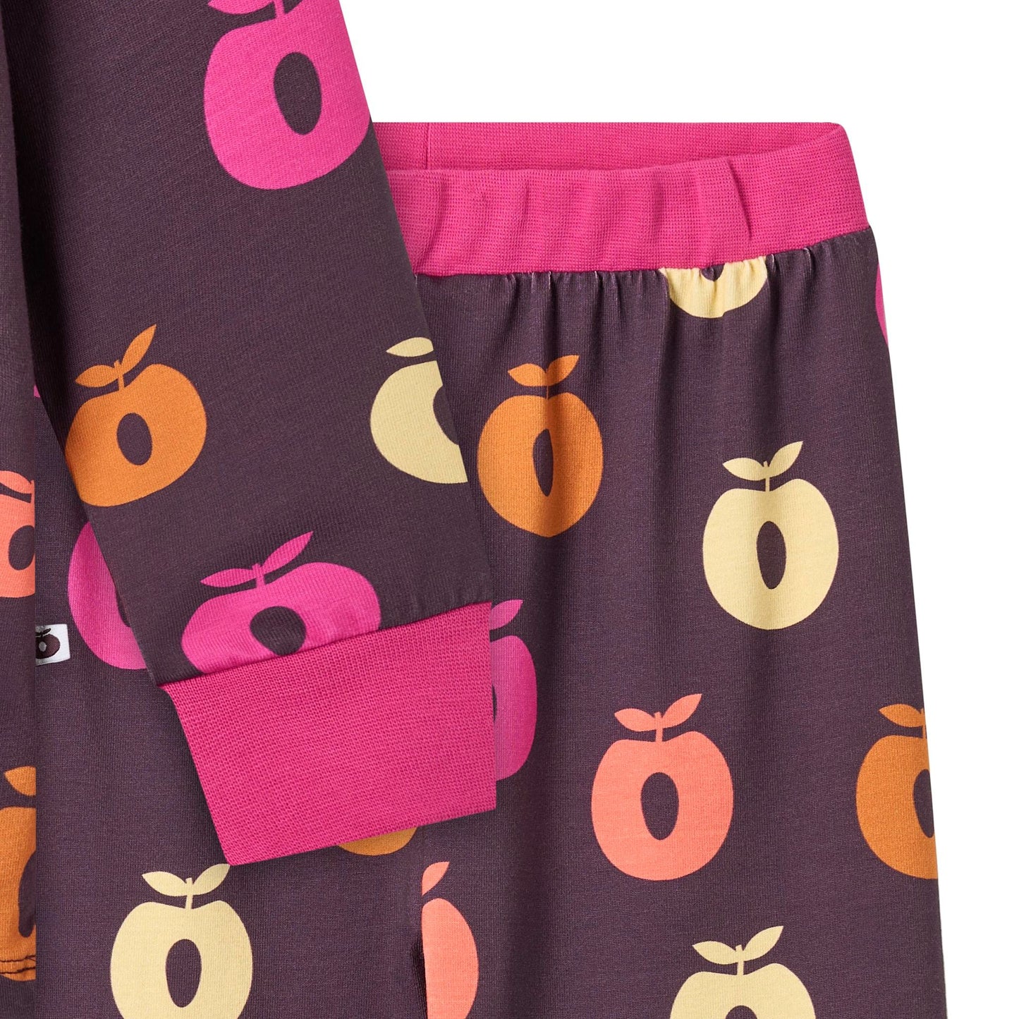 Jubilee nightwear set with apples