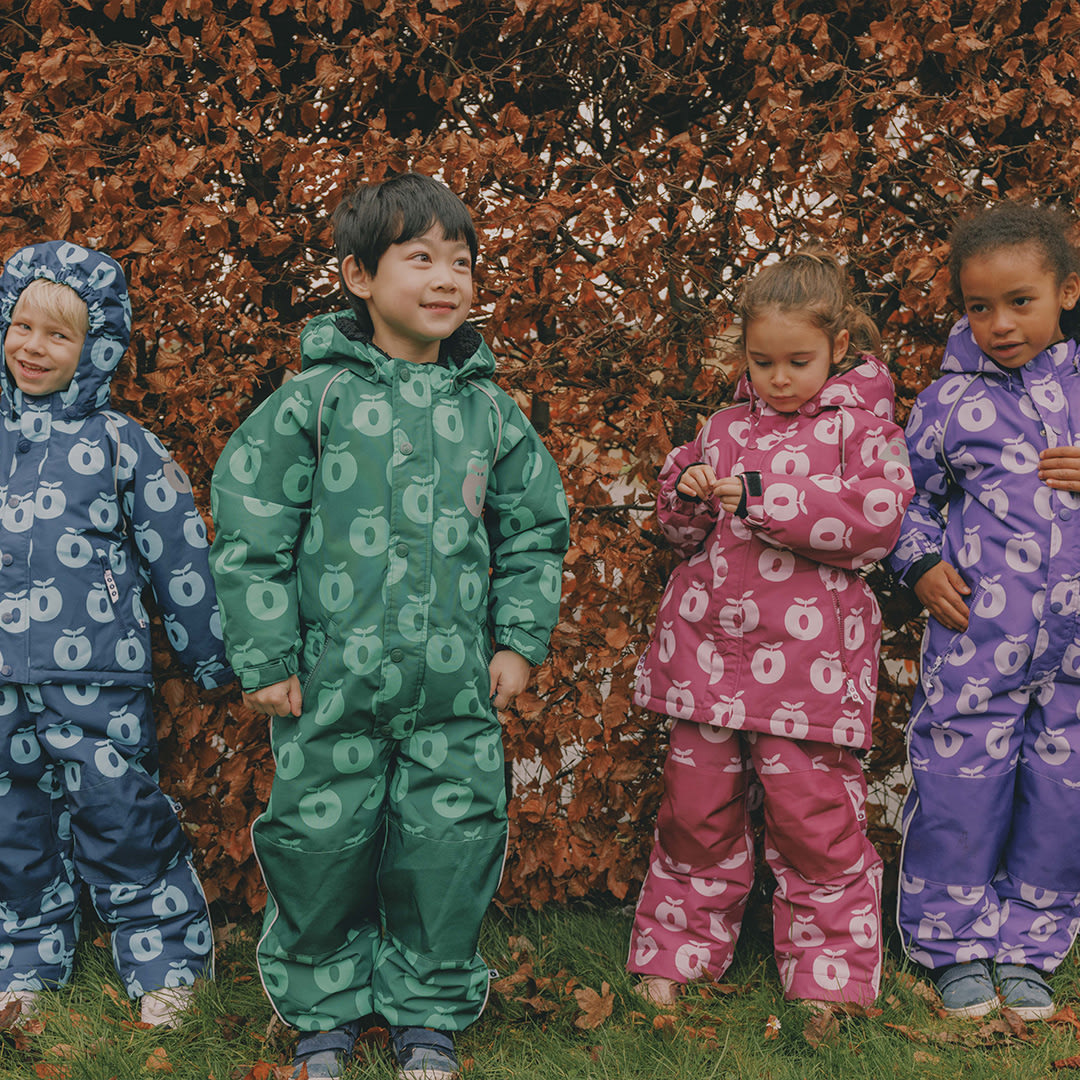 Ski pants with apples