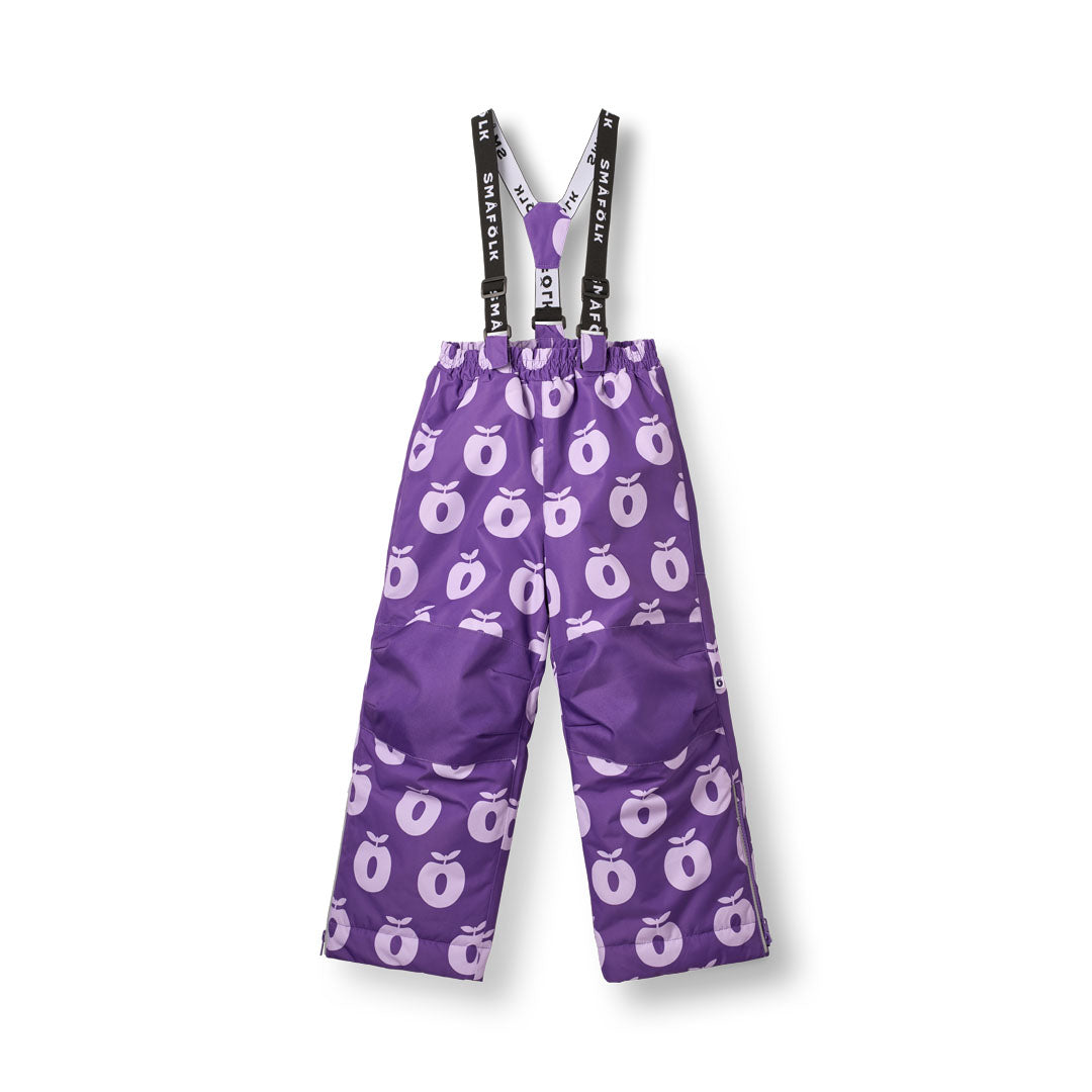 Ski pants with apples
