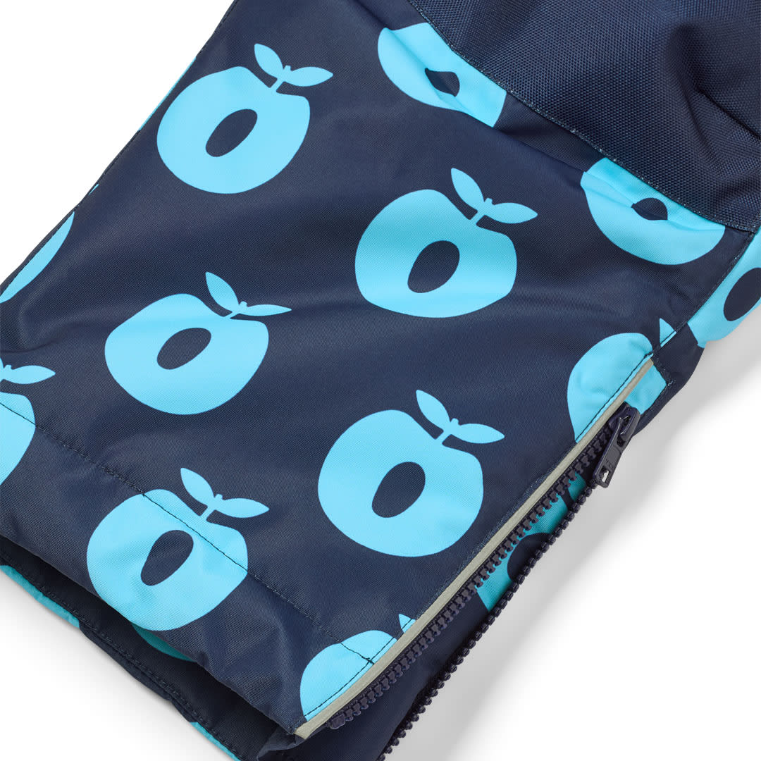Ski pants with apples