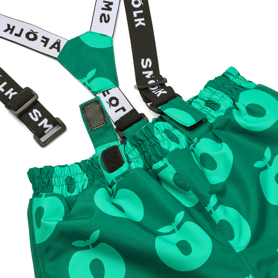 Ski pants with apples