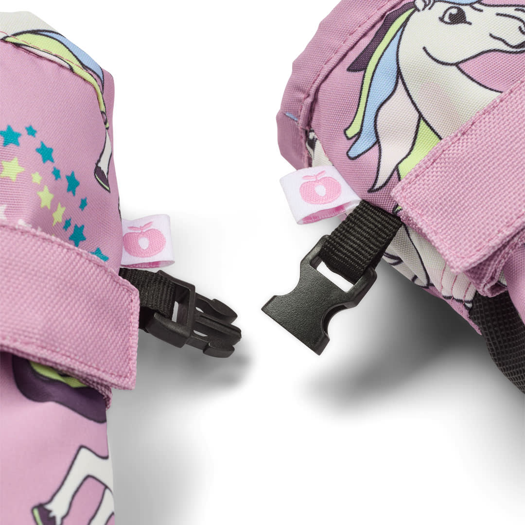 Mittens with unicorns