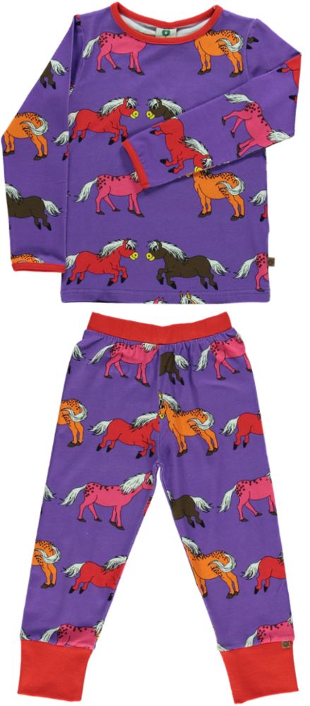 Nightwear with horses